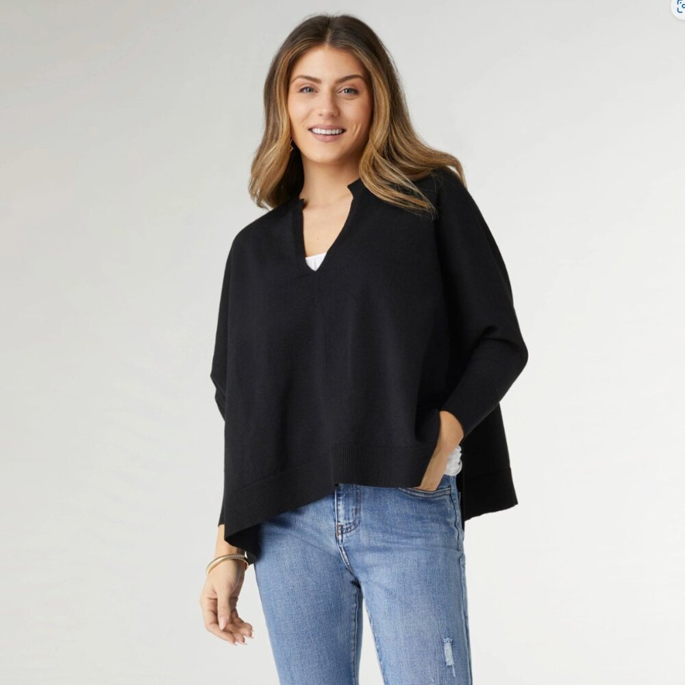 COCO + CARMEN RILA FINE GAUGE V-NECK SWEATER